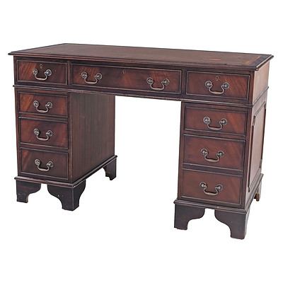 Georgian Style Walnut Pedestal Desk of Small Proportions with Leather Inlay, Mid 20th Century