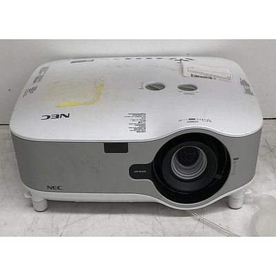 NEC (NP2150) XGA 3LCD Projector