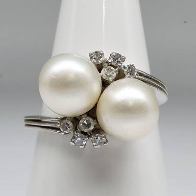 18ct White Gold Ring with Cultured Pearls and Eight Single Cut Diamonds