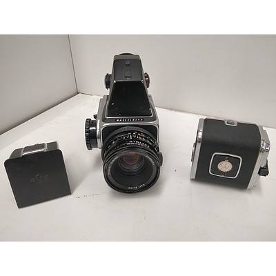HASSELBLAD 500C/M Medium Format Camera, Carl Zeiss F2.8 80mm Lens & Spare Film Back