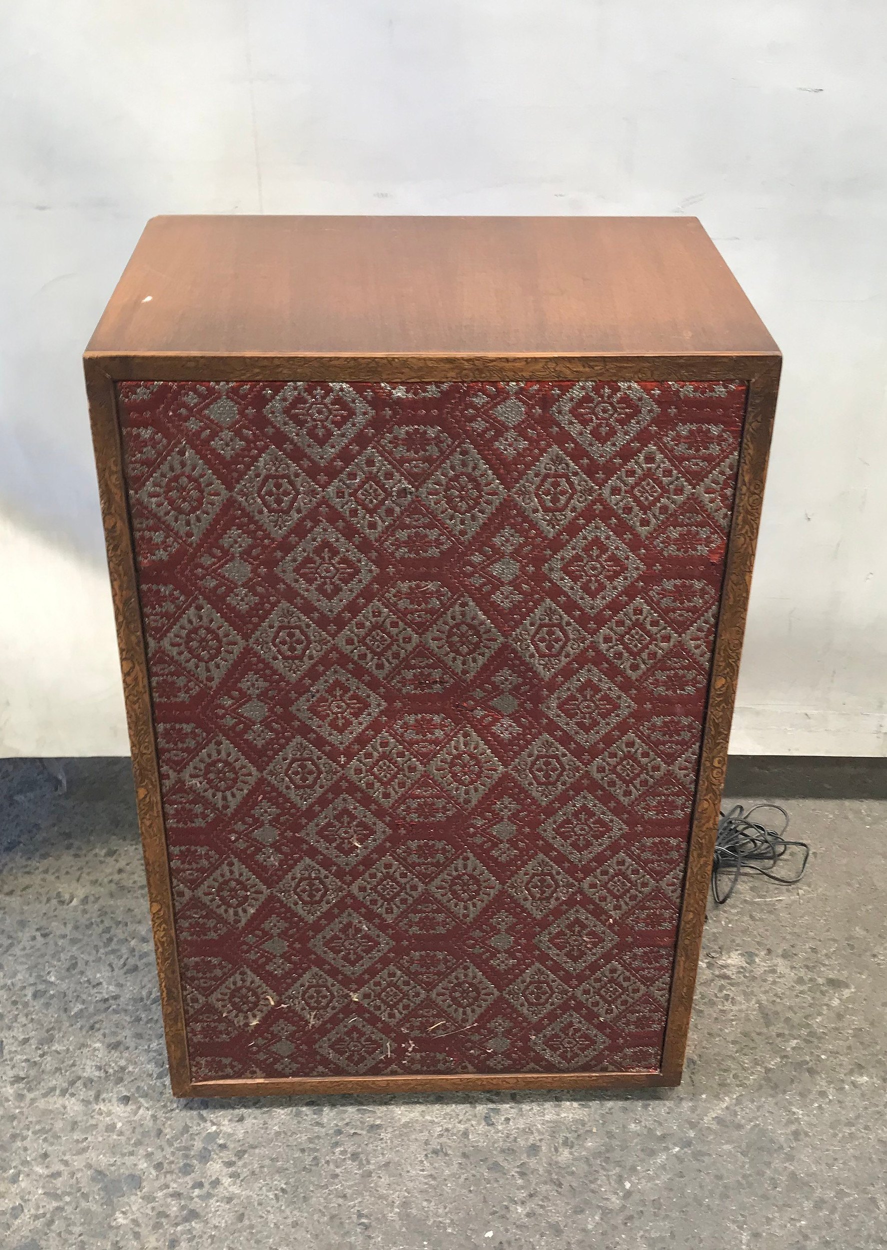 Pair of Custom Made Speaker Lot 1101886 ALLBIDS