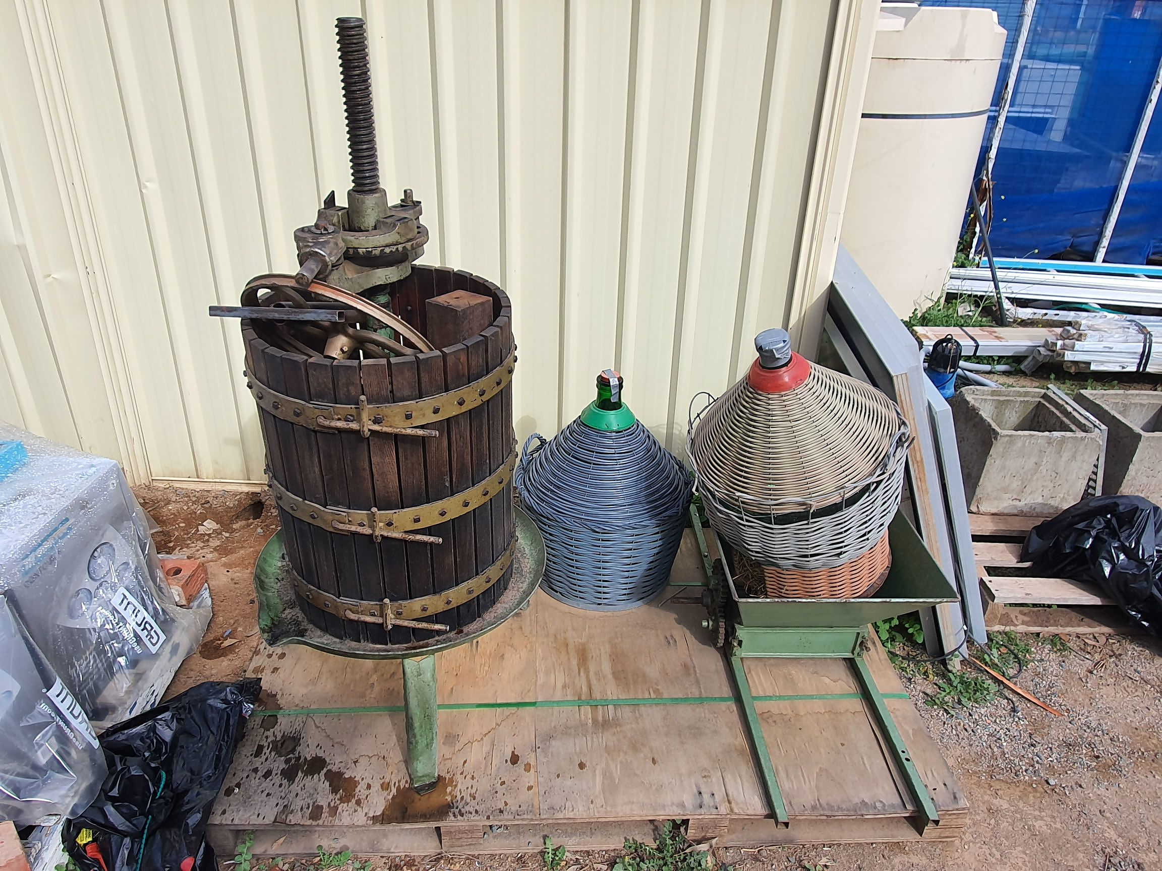 Lot 211 Vintage Wine Manufacturing Lot 1110294 ALLBIDS