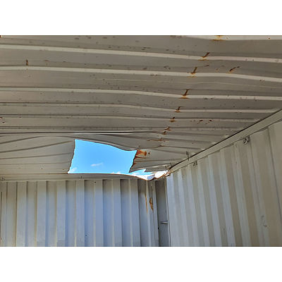 Lot 100 - 20ft Shipping Container