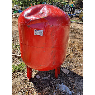 Lot 140 - Aqua-System VRV400 Expansion Vessel