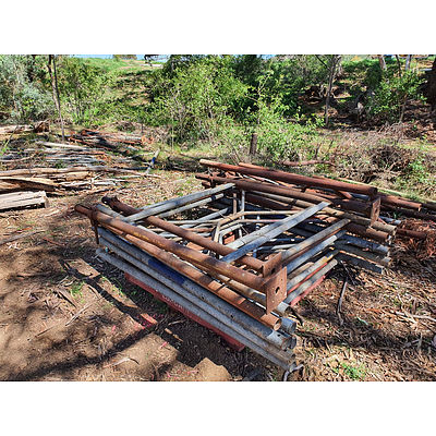 Lot 152 - Assorted Scaffolding Components