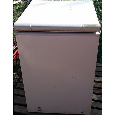 Lot 168 - Fisher and Paykel 160 Litre Chest Freezer