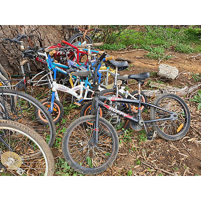 Lot 273 - Large Lot of Assorted Bikes