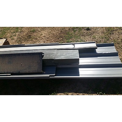 Lot 3 - Assorted Shed Roofing Components