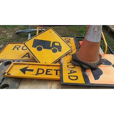 Lot 44 - Assorted Traffic Signage