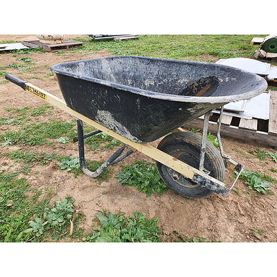 Lot 62 - Medalist Plastic Wheelbarrow