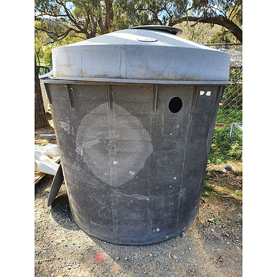 Lot 93 - Reln Plastic 3200L Septic Tank with Removable Lid