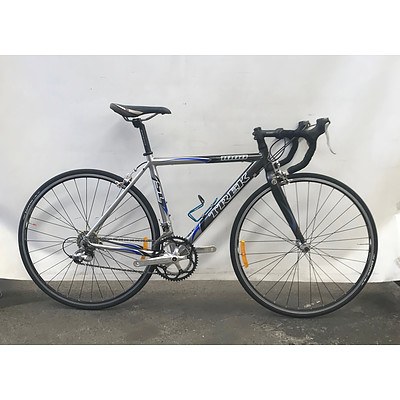 Trek SL 1000 18 Speed Alloy Frame Road Bike With 700c Carbon Forks