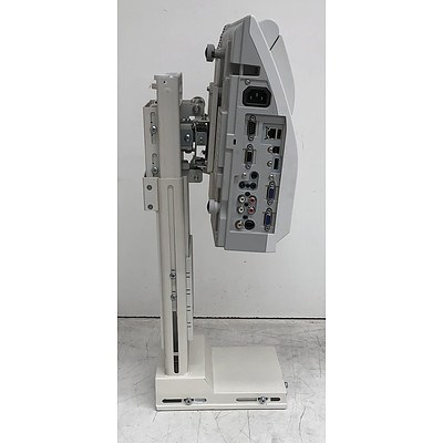 Hitachi (iPj-AW250N) WXGA 3LCD Projector