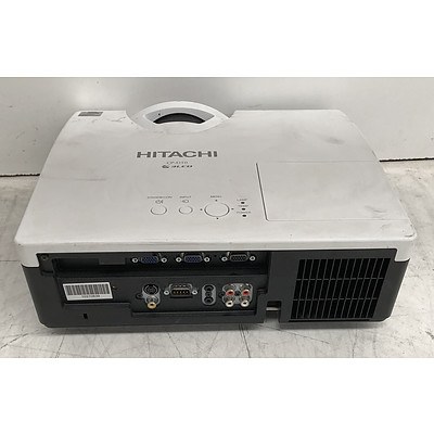Hitachi (CP-D10) XGA 3LCD Projector