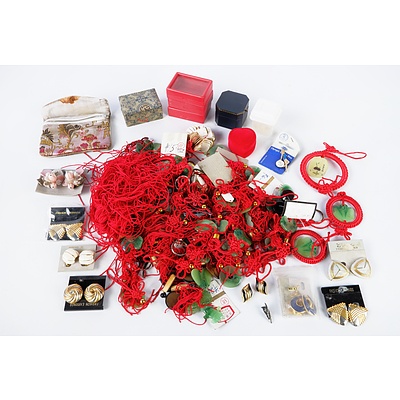 Quantity of Plastic Asian Decorative Items and Costume Jewellery
