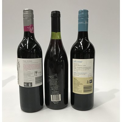 7x Penny Black Wine Co. Victorian 2001 Pinot Noir, 1x The Pond 2016 Wine of Australia Cabernet Sauvignon and 1x One Road Coonawarra Cabernet Merlot 2015