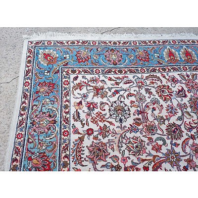 Large Persian Kashan Hand Knotted Wool Pile Carpet with an Ivory Ground