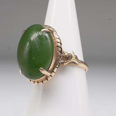 18ct Rose Gold Ring with New Zealand Greenstone Cabochon, 4.5g