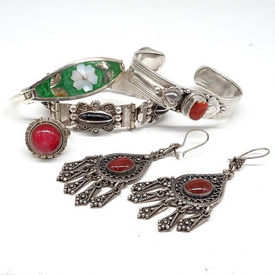 Group of Mexican Sterling Silver Jewellery, with Agate, Turquoise, Shell, Coral and Glass
