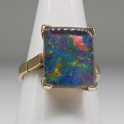 9ct Yellow Gold Ring with Square Opal Triplet, 5.15g
