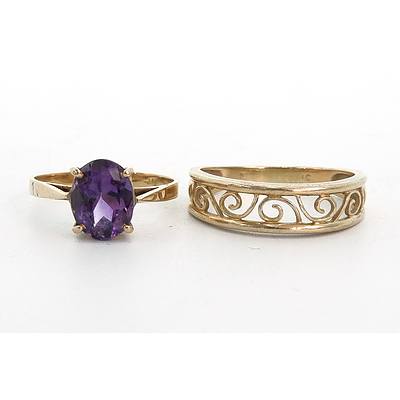 9ct Yellow Gold Scroll Ring, 2.2g and 9ct Yellow Gold Amethyst Ring 1.9g