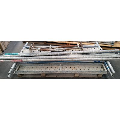 Aluminium Scaffolding With Planks and Building Supports