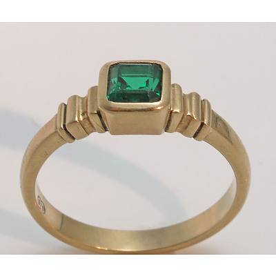 9ct Gold Synthetic Emerald Ring