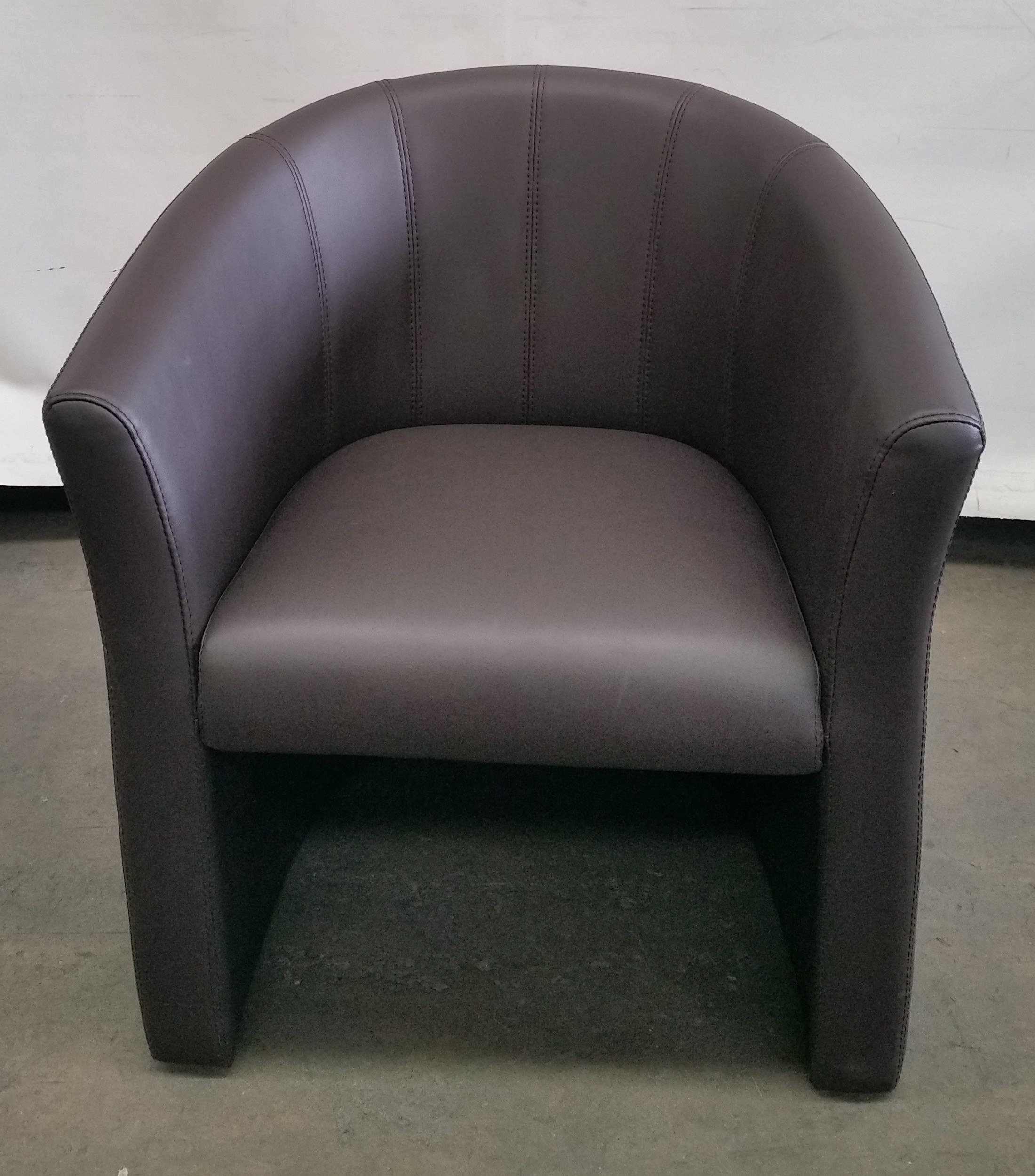 Brown Faux Leather Tub Chair Lot 1110778 ALLBIDS