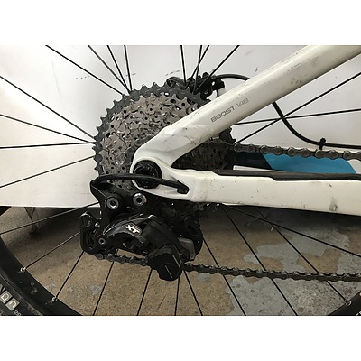 Trek Fuel X8 18 Inch Mountain Bike