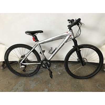 Avanti Lightning 18 Inch Mountain Bike