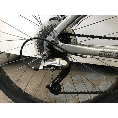 Avanti Lightning 18 Inch Mountain Bike