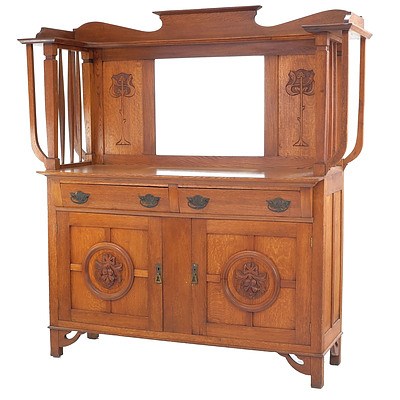 Arts & Crafts English Oak Sideboard with Bevelled Mirror Back, Early 20th Century