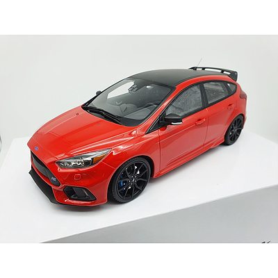 Ottomobile 2017 Ford Focus RS 731/999 1:18 Scale Model Car - Brand New