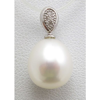 9ct White Gold Pearl & Diamond Pendant