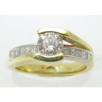 18ct Gold Diamond Ring - Total Diamond Weight 1.10cts (Est)