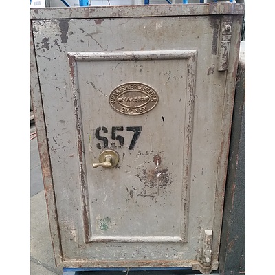 Wearne & Breakspear Vintage Single Door Floor Safe