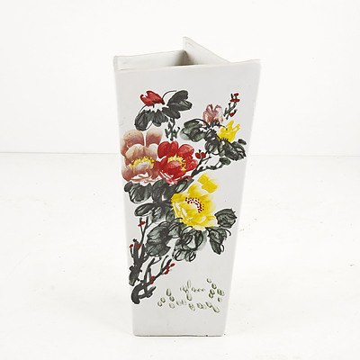 Large Chinese Pottery Hand Painted Vase