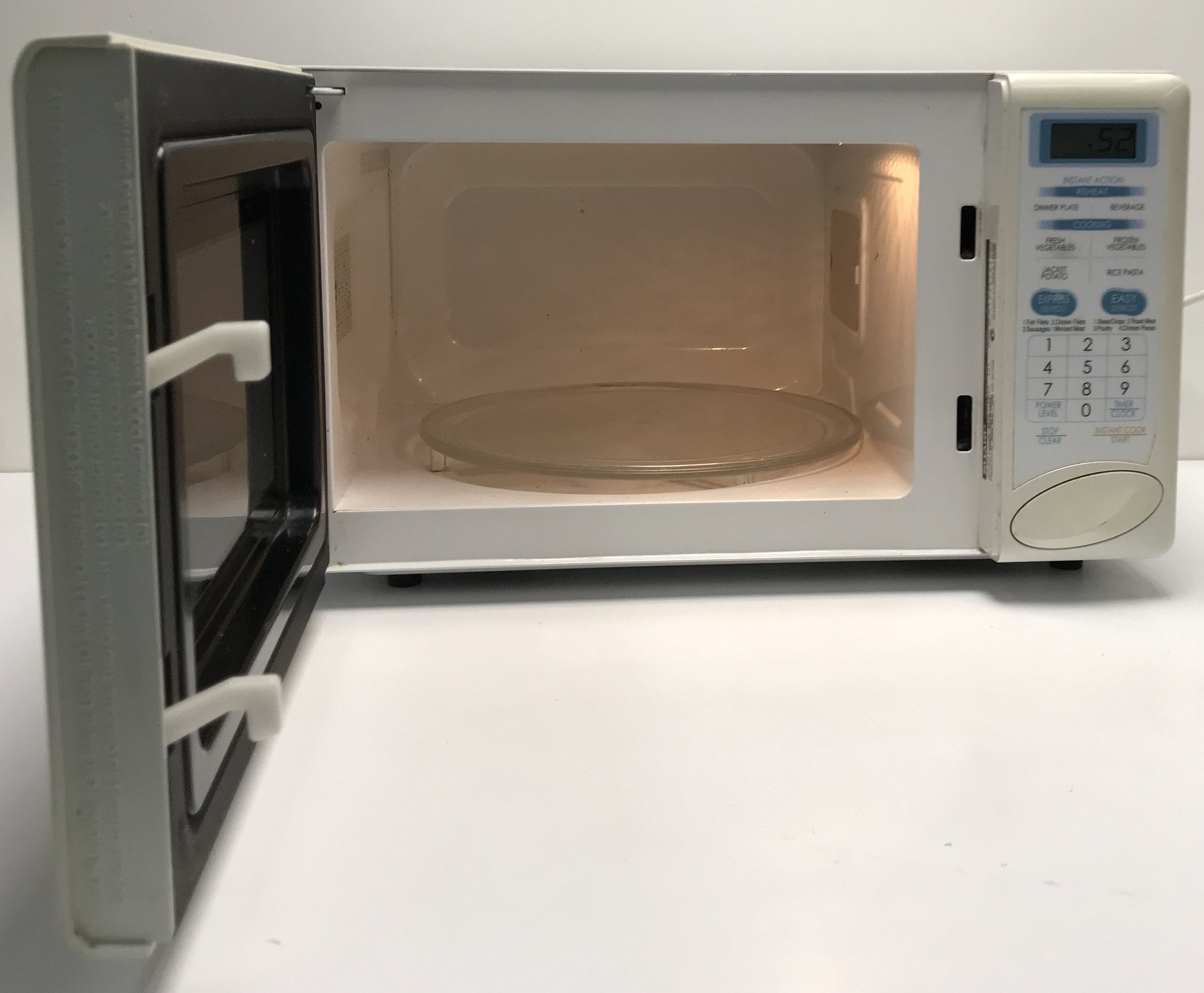 Sharp Carousel Microwave Oven - Lot 1119051 | ALLBIDS