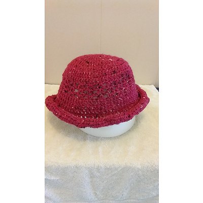 Crochet hat with brim