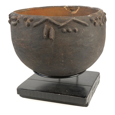 Oru Clay Cooking Pot, Motuan People, Papua New Guinea, on Stand