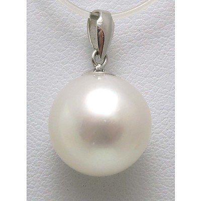18ct White Gold South Sea Pearl Pendant