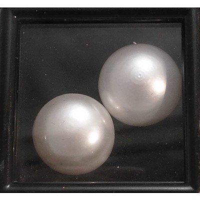 Pair Of Cultured Pearls - Round - Half-Drilled