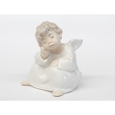 Lladro Porcelain Figure of Sleepy Angel