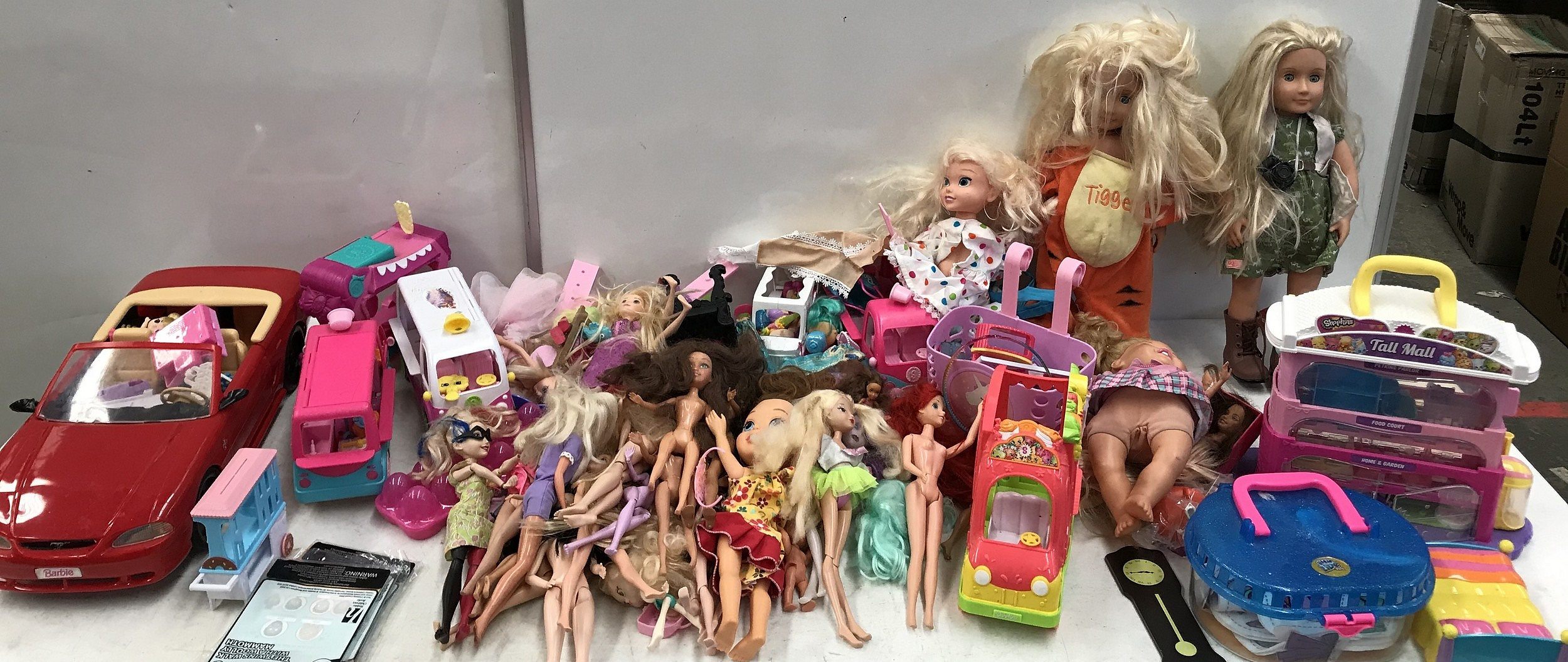 Large Collection of Barbies and - Lot 1140314 | ALLBIDS