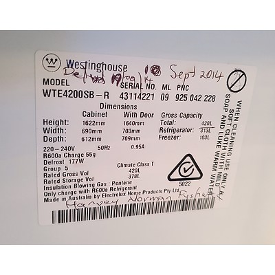 Westinghouse WTE4200SB-R 420 Litre Fridge and Freezer