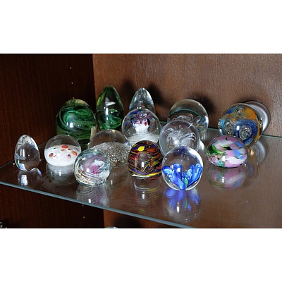 Fourteen Art Glass Paperweights and Dumps, Including Strombergs, G Kerry and More