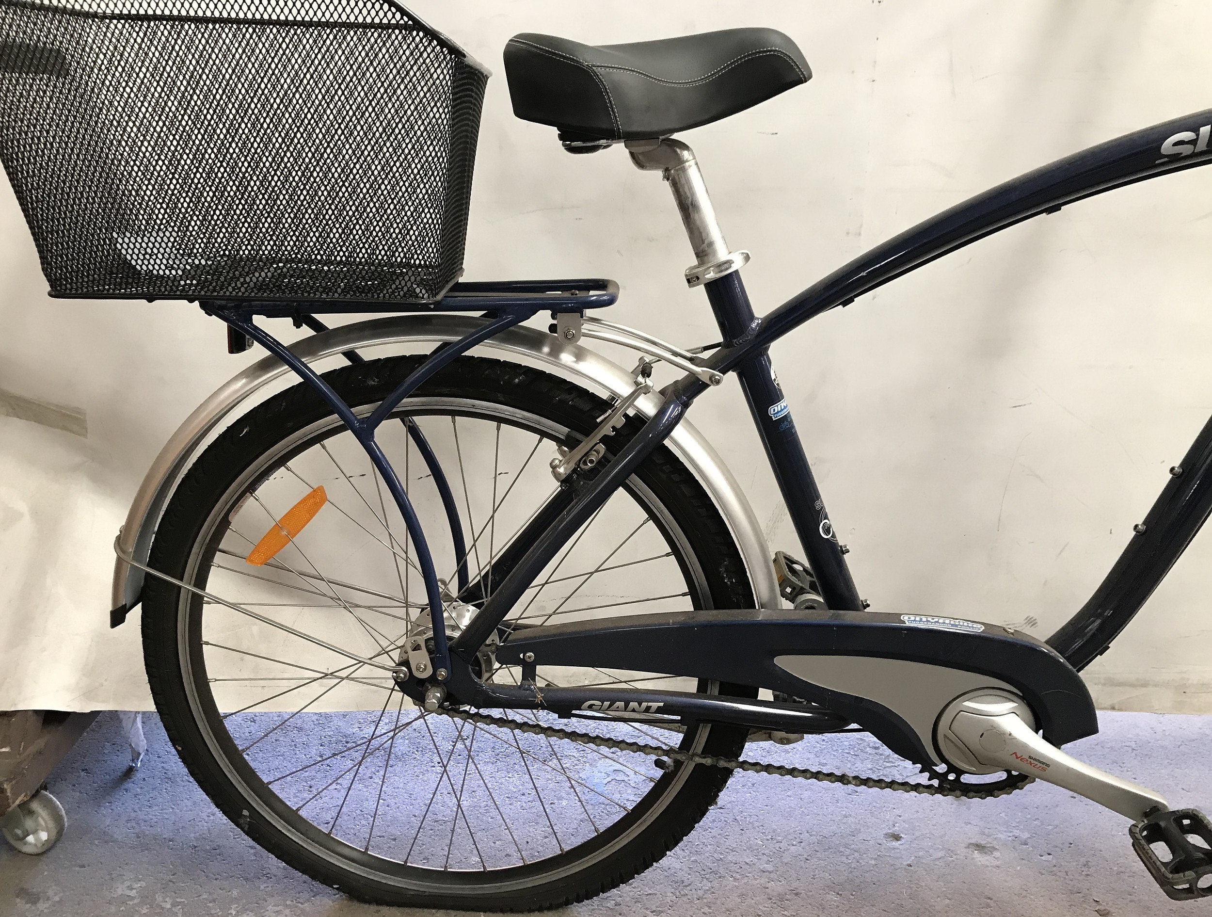 giant suede cruiser bike