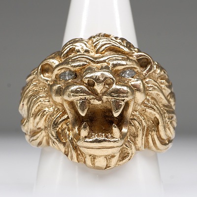 9ct Yellow Gold Gents Lion Ring, with Two Marquise Shaped Diamonds as Eyes, 48.8g