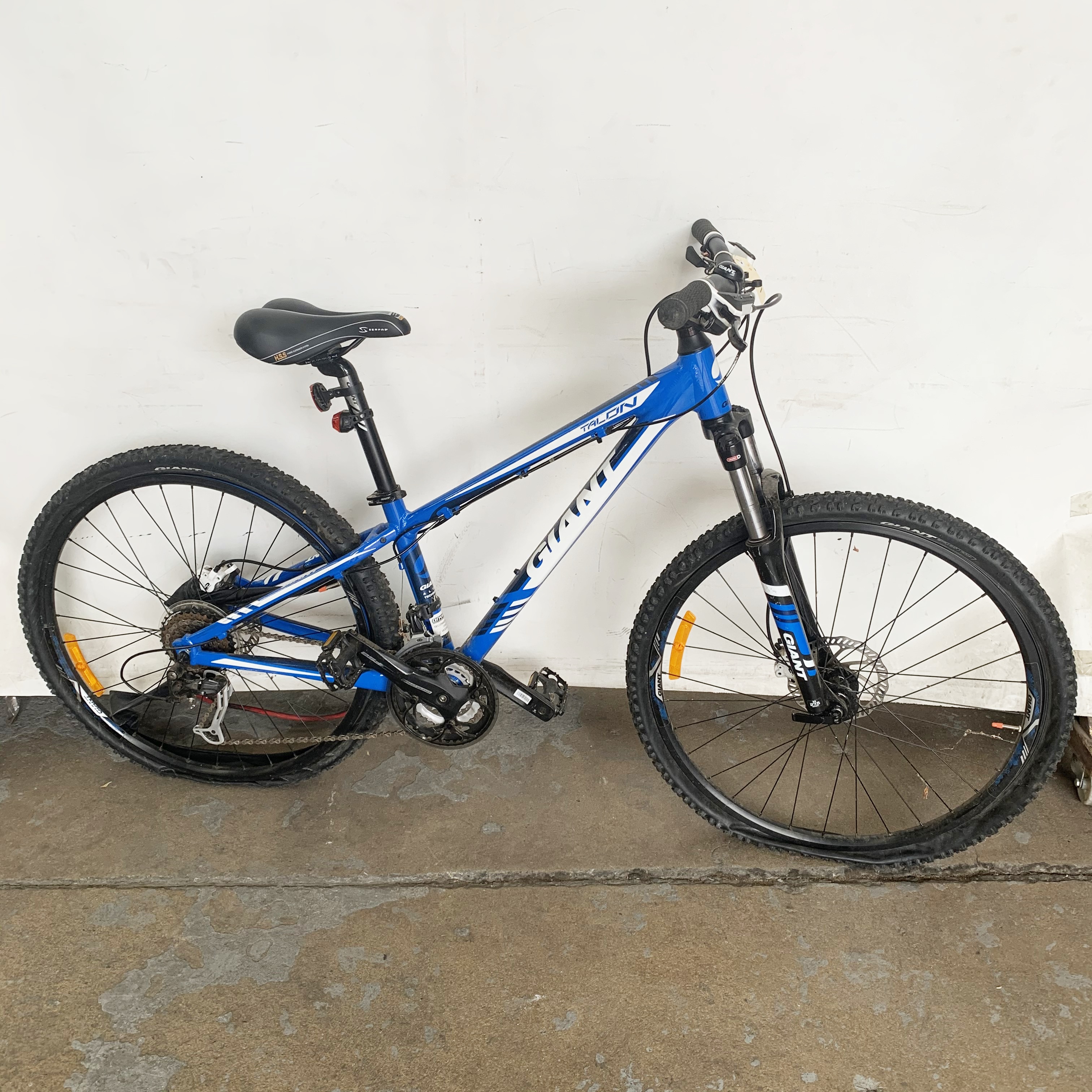 giant 27 speed mountain bike