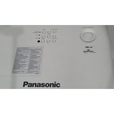Panasonic PT-VW530 LCD Projector